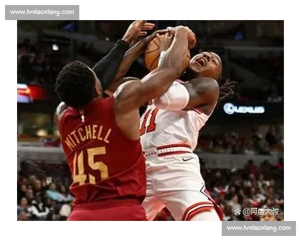 火箭对决公牛全场录像回顾,攻防拉锯与关键时刻解析球星表现与战术走向 火箭对决公牛全场录像回顾,攻防拉锯与关键时刻解析球星表现与战术走向